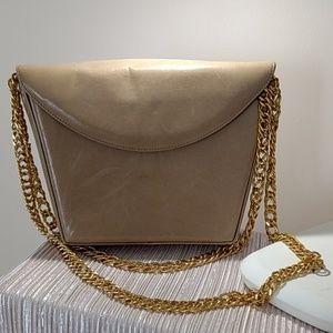 Galo beige clutch